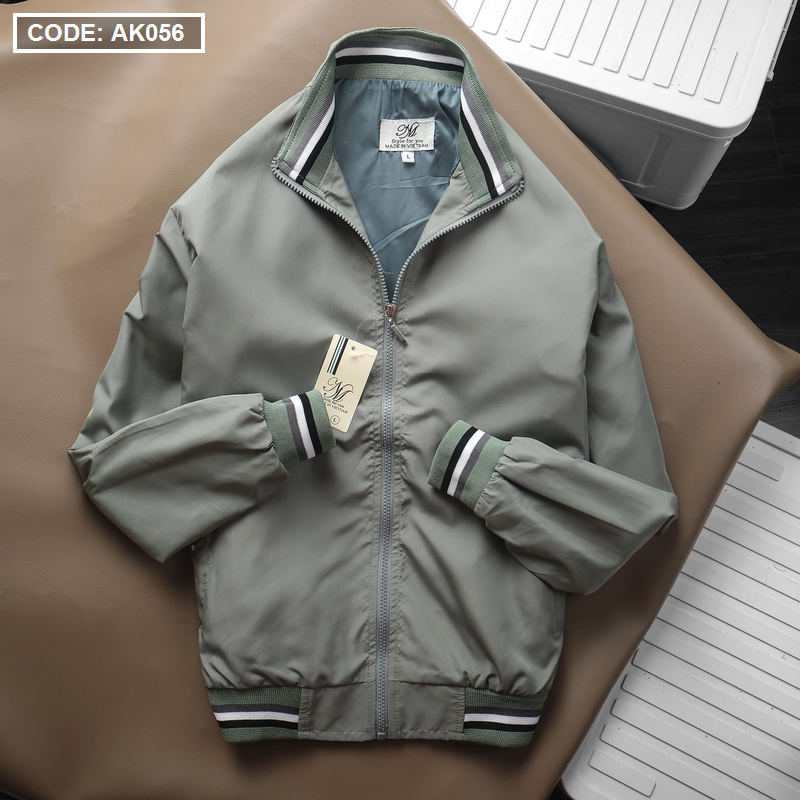 12981-0445419528-z3462364607640-733e15bb4a6a1687128177cb016bc0c2-5.png Áo Khoác Dù Nam 2 Lớp Cổ Trụ Phối Sọc - AK056