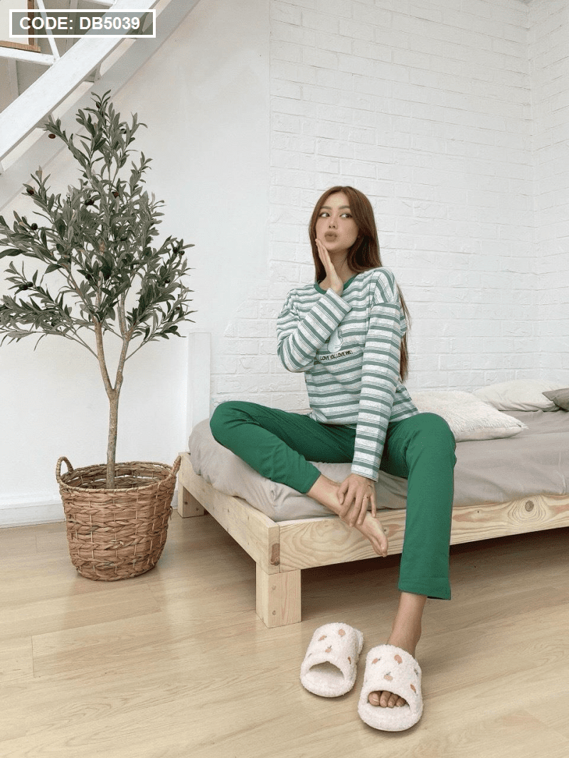 Địa điểm sỉ set bộ nữ tay dài áo sọc thêu mèo