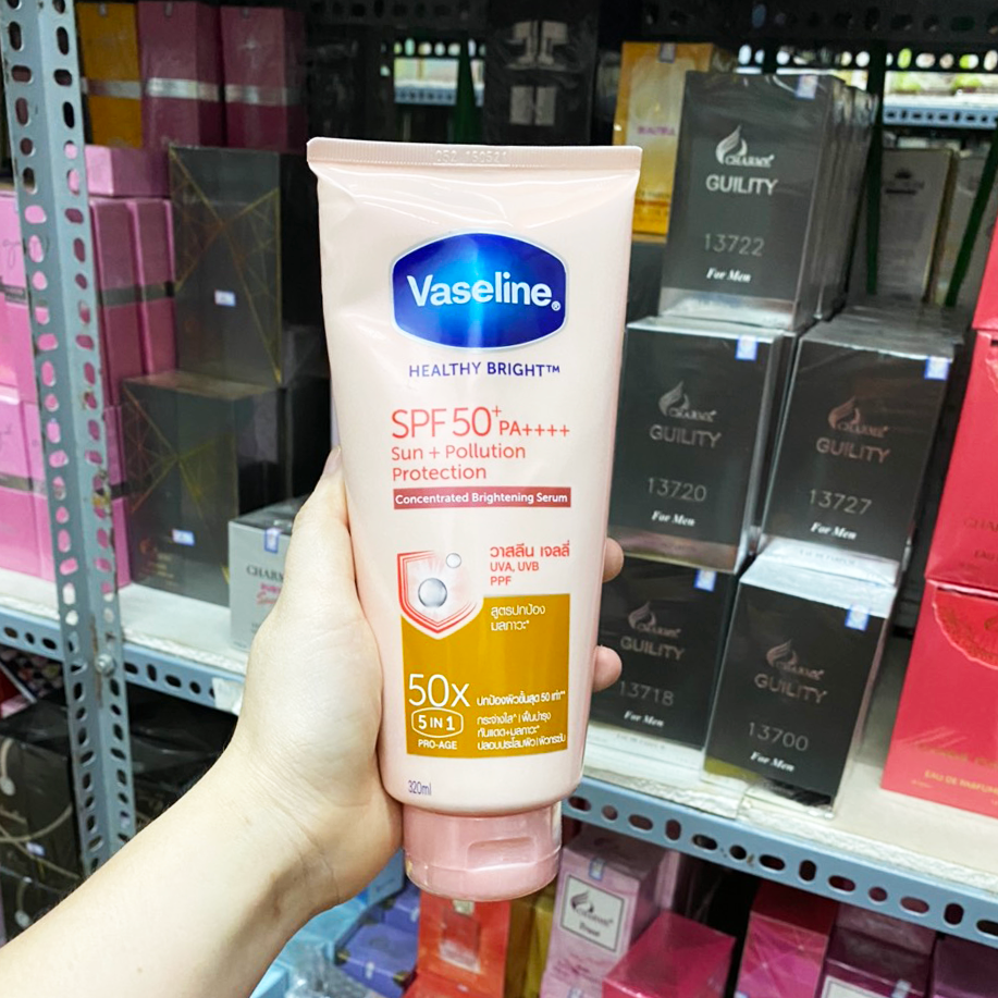 Sữa dưỡng thể dưỡng da sáng khỏe Vaseline 50x chống nắng cơ thể SPF50 320ml Thái Lan - 8851932388115