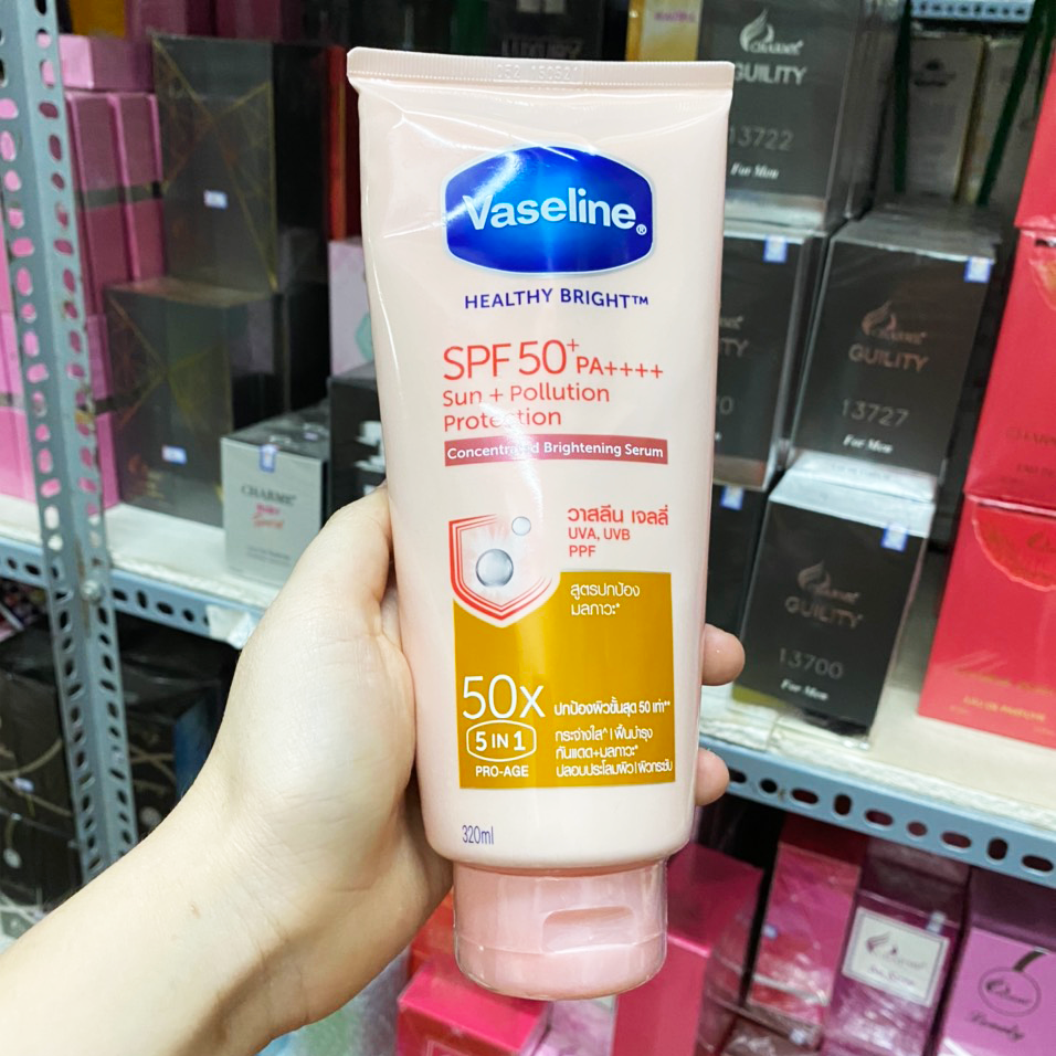 Sữa dưỡng thể dưỡng da sáng khỏe Vaseline 50x chống nắng cơ thể SPF50 320ml Thái Lan - 8851932388115
