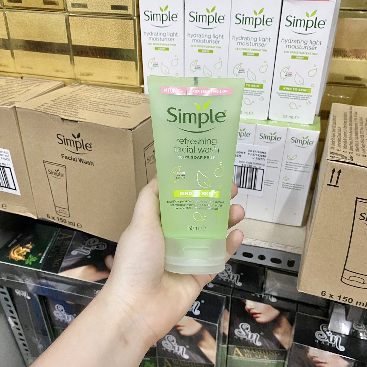 15461-z2776078275202-07033f54862bd2f249b10fc267c0fdd3-3.jpg Sữa Rửa Mặt Simple Kind To Skin Refreshing Facial Wash Ge 150ml - 5011451103863