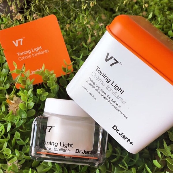 Kem dưỡng Dr Jart+ làm sáng da mờ thâm nám 50ml V7 Toning Light Chính hãng - 8809535807472