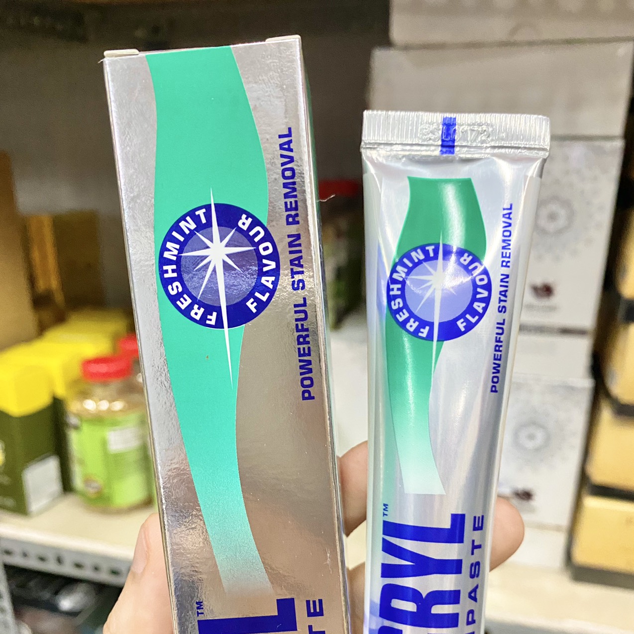 Kem đánh răng giảm hôi miệng Eucryl Toothpaste 50ml của Anh chính hãng - 5011309895513