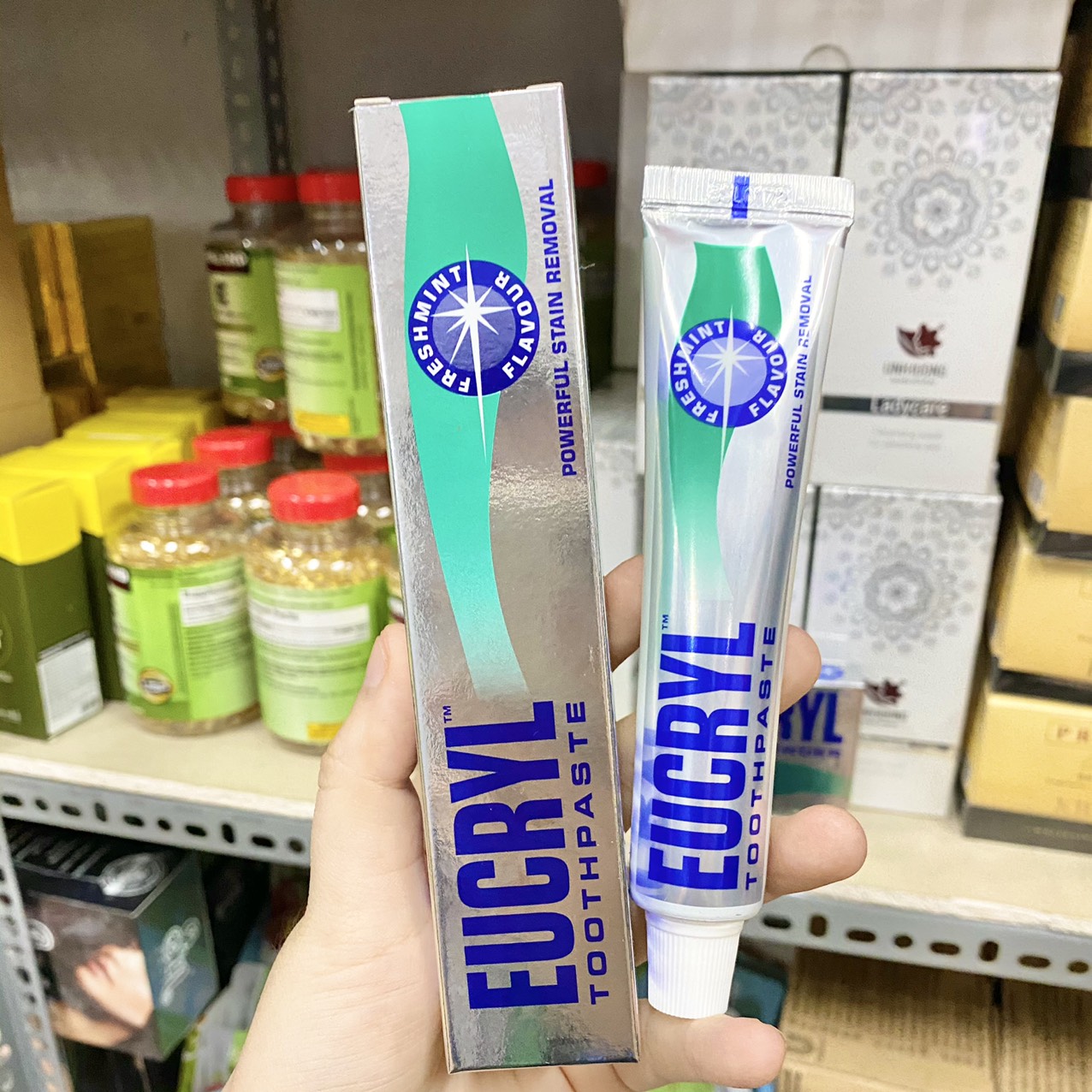 Kem đánh răng giảm hôi miệng Eucryl Toothpaste 50ml của Anh chính hãng - 5011309895513
