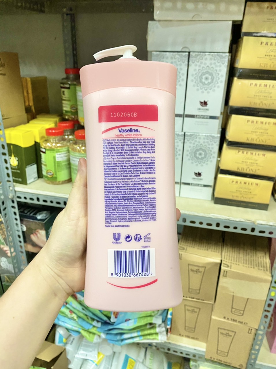 Sữa dưỡng thể trắng da Vaseline Healthy White 750ml Chính hãng - 8901030667428