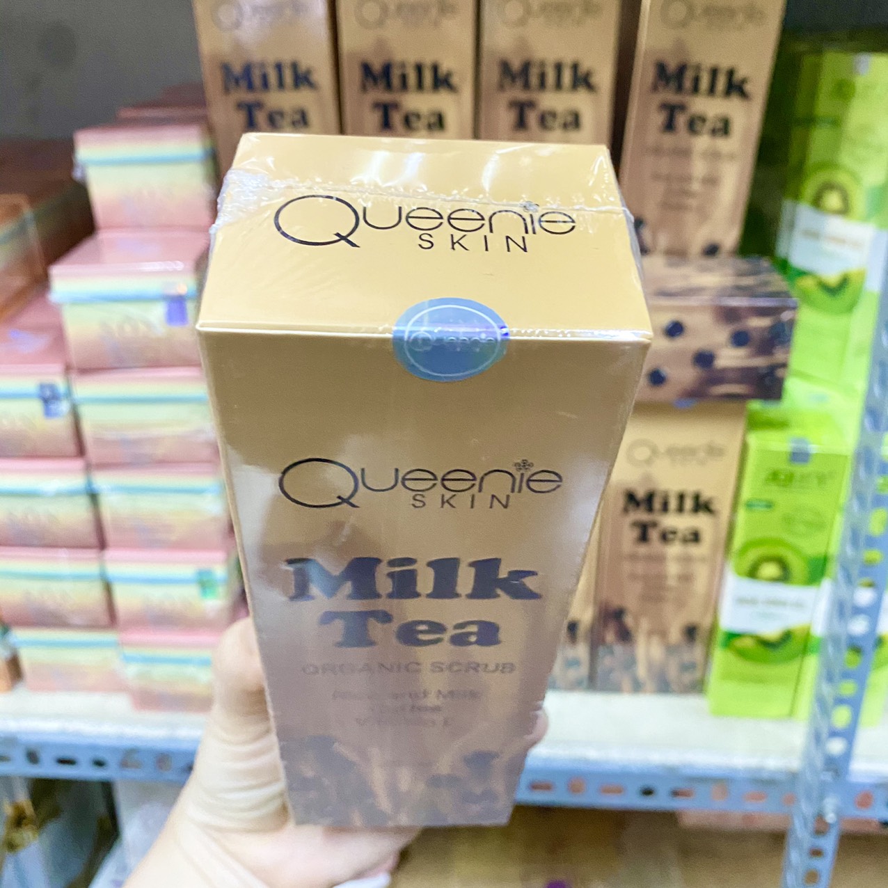 Tẩy tế bào chết Milk Tea Organic Scrub Queenie Skin chính hãng 15 Tẩy tế bào chết Milk Tea Organic Scrub Queenie Skin chính hãng