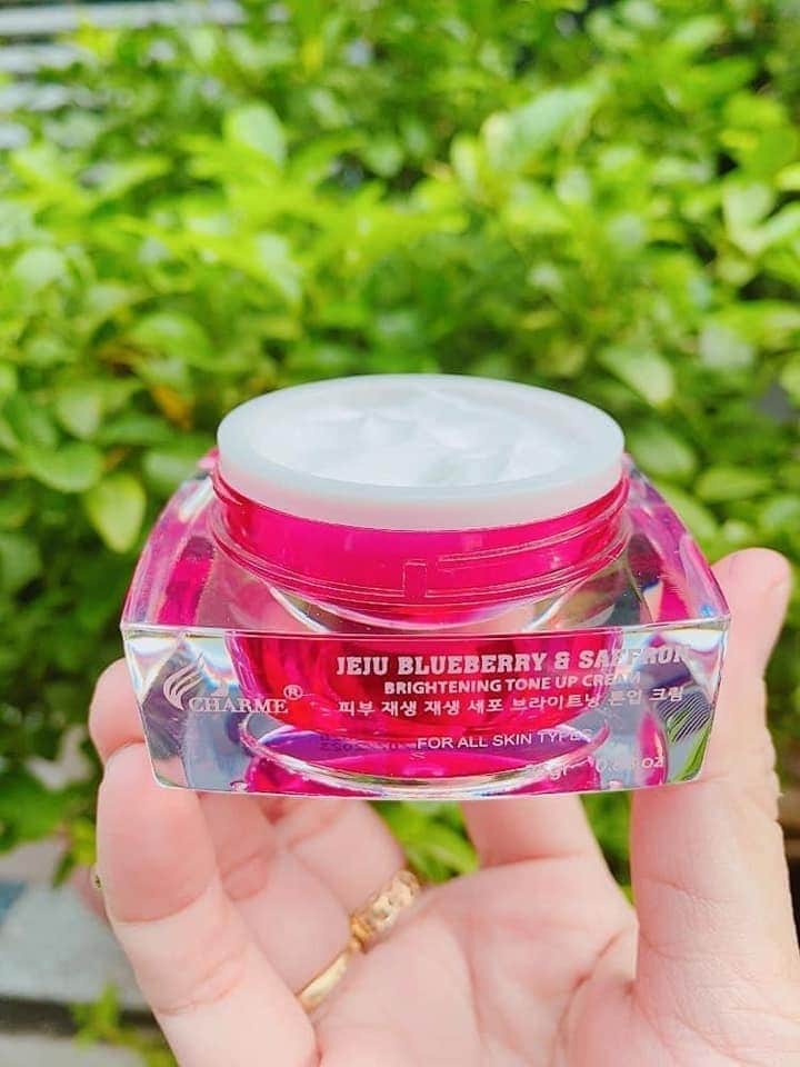 19223-kem-face-charme-6-1.jpg Kem Face Hàn Quốc Dưỡng Trắng Charme Jeju Blueberry & Saffron - 8809273480234
