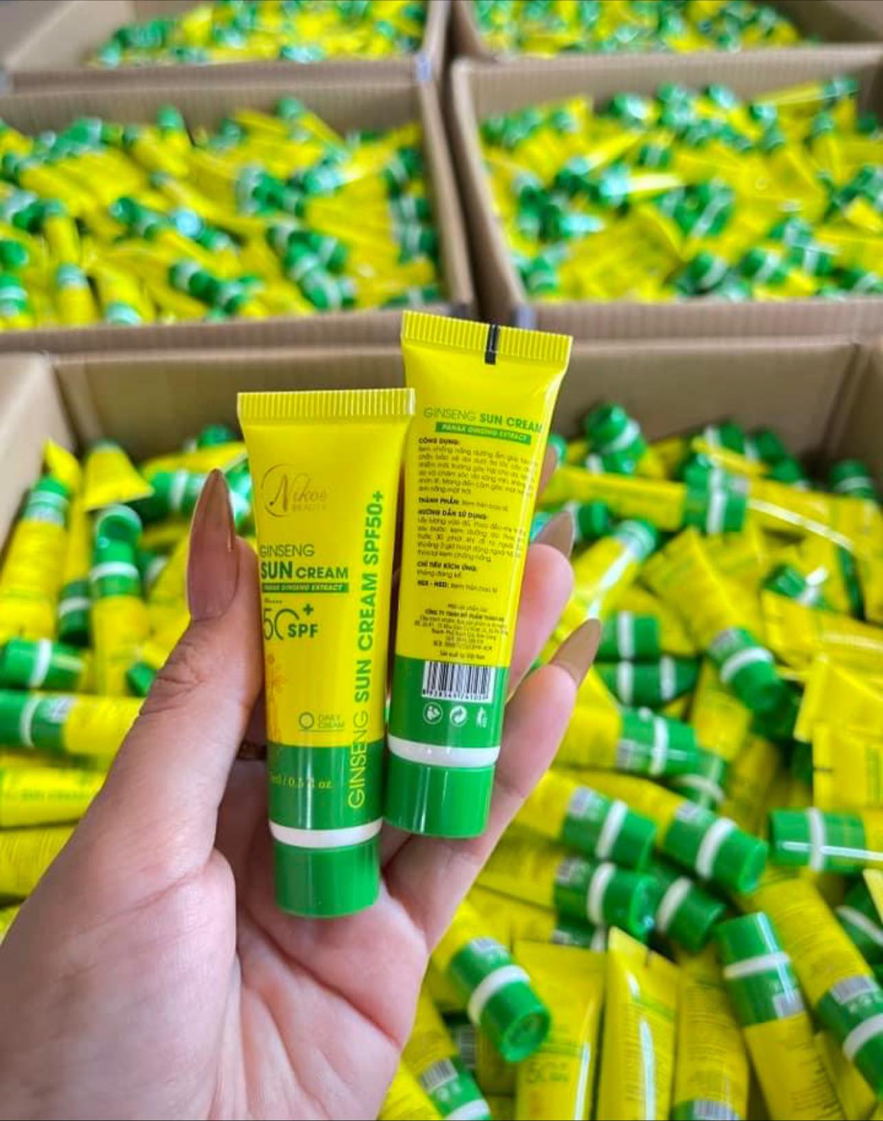 Kem Chống Nắng Rễ Sâm Nicos Beauty Mini 15g 5 Kem Chống Nắng Rễ Sâm Nicos Beauty Mini 15g