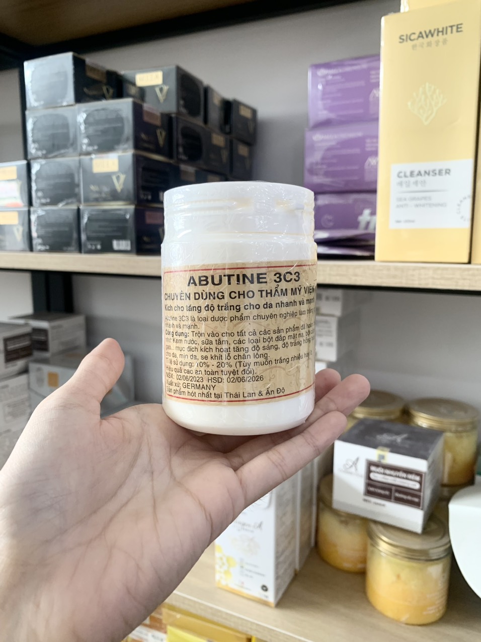 20466-z4542663524385-9c86978247d420440214a476c779ade1-2.jpg Kem Kích Trắng Abutine 3C3 Màu Vàng 200g - KICH200