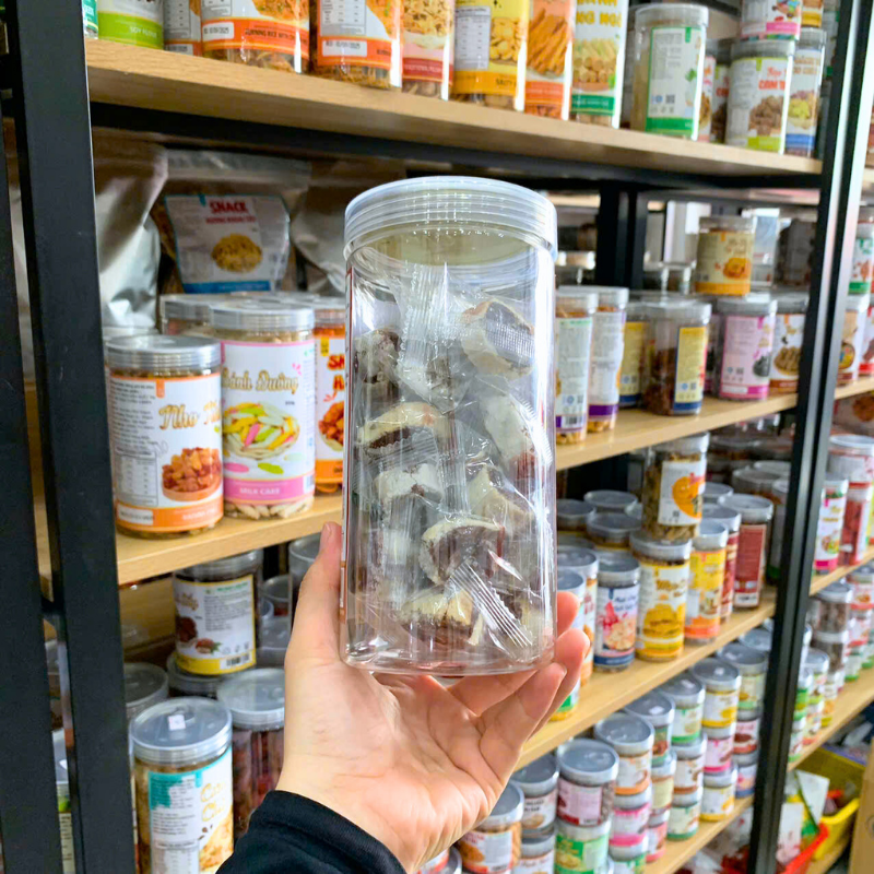 Chỗ sỉ kẹo Chuối Cuộn Bánh Tráng Thơm Ngon 300g - Hộp Pet 5 Chỗ sỉ kẹo Chuối Cuộn Bánh Tráng Thơm Ngon 300g - Hộp Pet