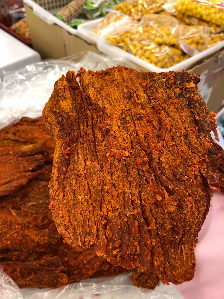 22742_kho-bo-mieng_20241113154309-2.jpg Hộp Quà Tết Khô Bò Miếng Loại Đặc Biệt 500g - Hộp Ngôi Sao Lớn - Hộp Quà Tết 2026 - 8936208933623