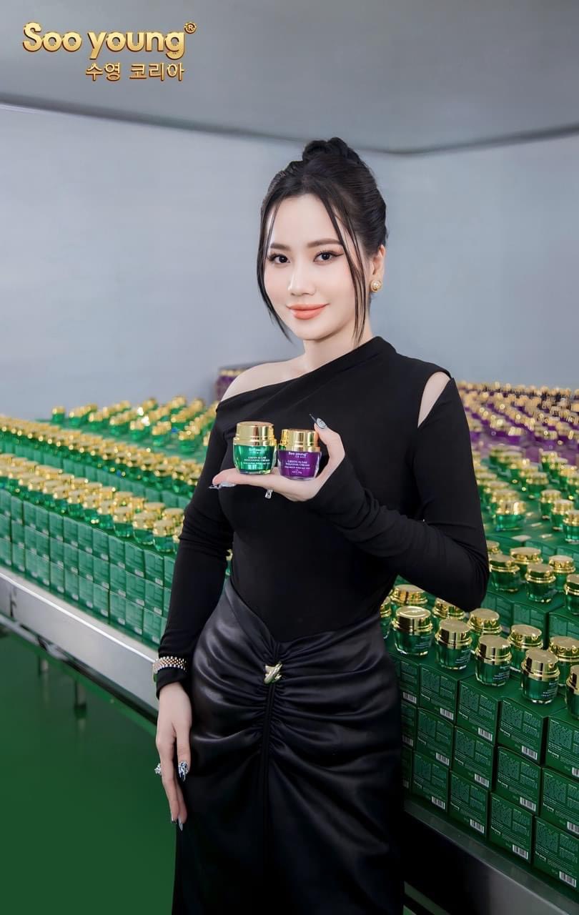 23064-z4909332345671-779367922ae09f3d9c75879c33d666ad-4.jpg Kem Face Tím Giảm Nám Soo Young Mini Green Algae Melasma Cream - FACETIMMINI
