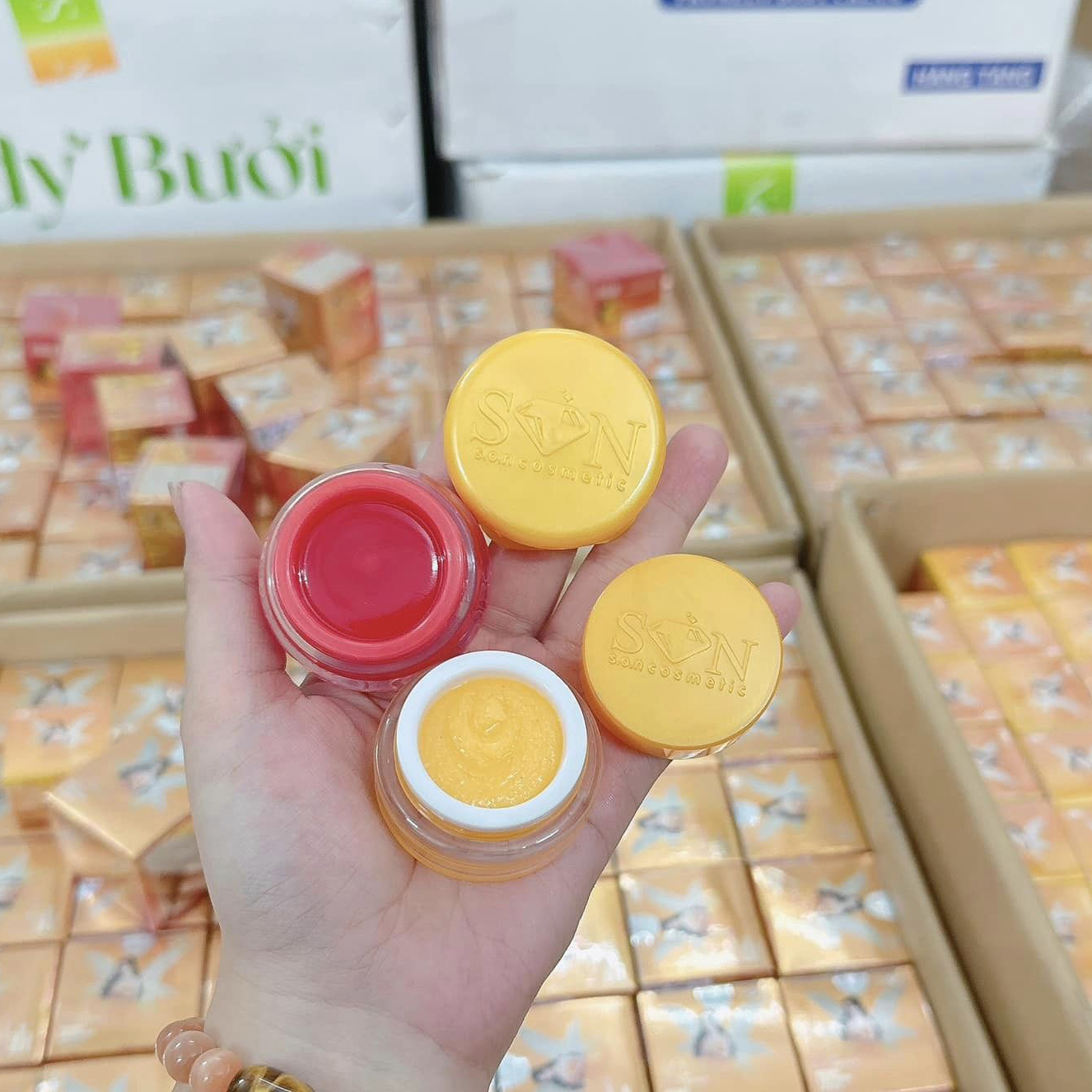 23326-412706819-2513573395478897-2497365704063081872-n-2.jpg Combo Son Dưỡng Sáp Ong Kích Hồng Môi Dưỡng Môi Lipstick SON Cosmetic - SONLIPSTICK