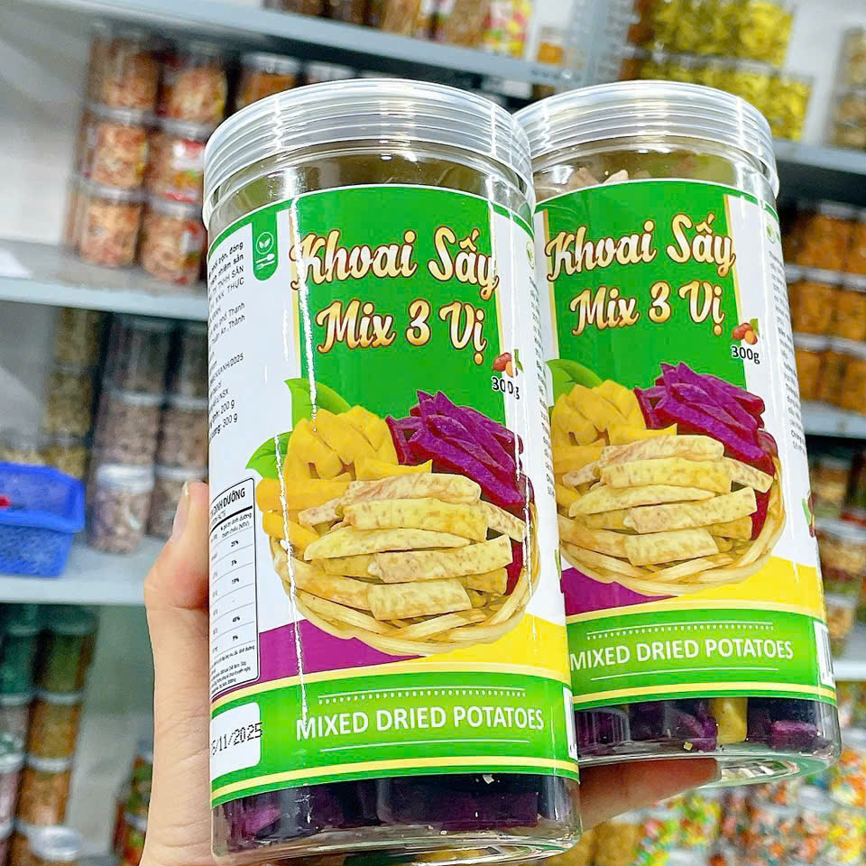 23645_z7202114997379-43089f441567b11a3b91419d91ce7de4_20251110164751.png Khoai Sấy Mix 3 Vị Thơm Ngon 300g - 8936208930936