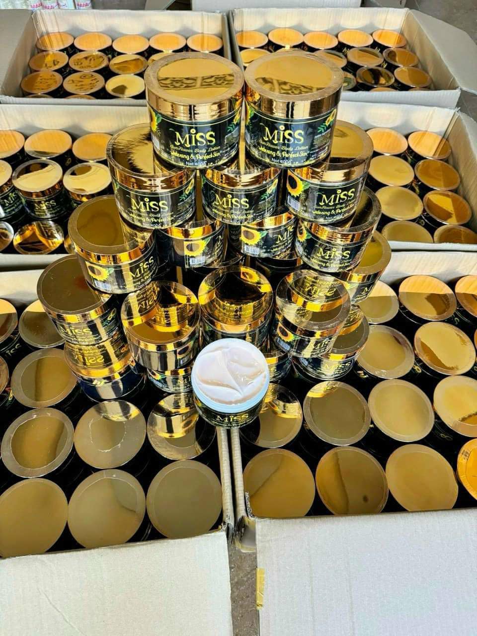 23809-434182381-2616940988477159-2220757941993944791-n.jpg Kem Body Miss SunFlower Thái Lan 170gr - 8858135051013