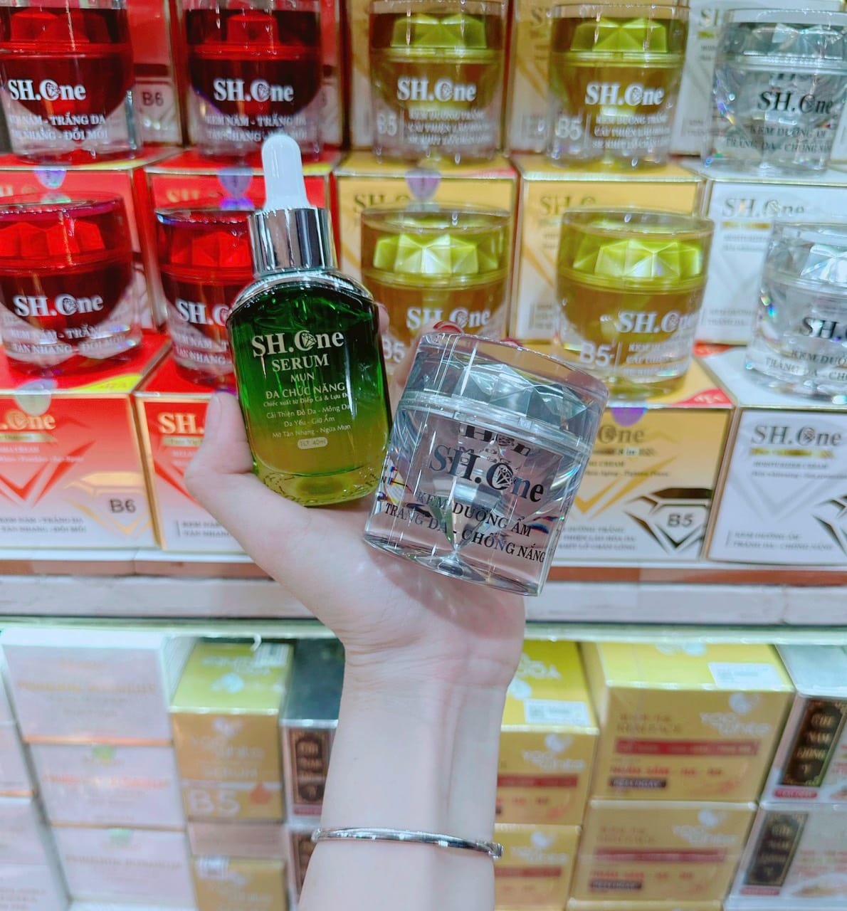 24160_436312999-3836683456561719-2850852409922153949-n_20240428174711-1.jpg Kem Face SH One B8 Màu Trắng Dưỡng Ẩm Trắng Da - FACETRANGB8