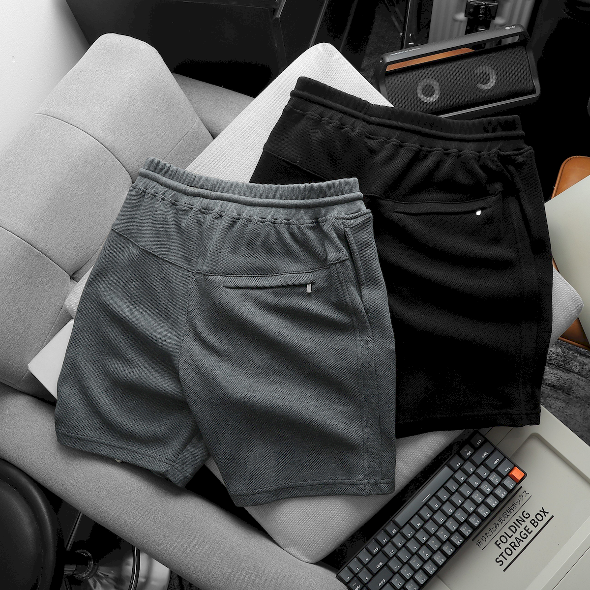 24250_z5425925845442-c1152b35ba51e07b0aadf003600209d5_20240517174913-2.png Quần Short Thun Nam Viền Sọc Thêu Logo Chữ - QB430