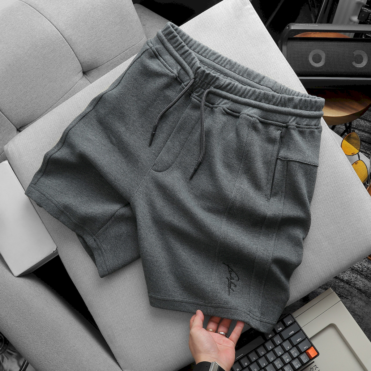 Shop sỉ quần Short Thun Nam Viền Sọc Thêu Logo Chữ 18 Shop sỉ quần Short Thun Nam Viền Sọc Thêu Logo Chữ