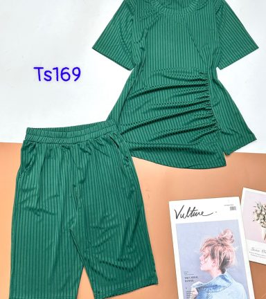 Đồ bộ vải tăm đũa quần ngố áo tay ngắn trơn nhún bên hông xẻ tà áo - DBO4693