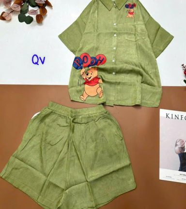 Đồ bộ quần đùi áo sơ mi tay ngắn in hình gấu Pooh - DBO4703