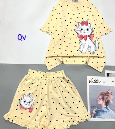 Đồ bộ quần đùi bèo áo tay phồng bèo in hình mèo kitty chấm bi - DBO4850