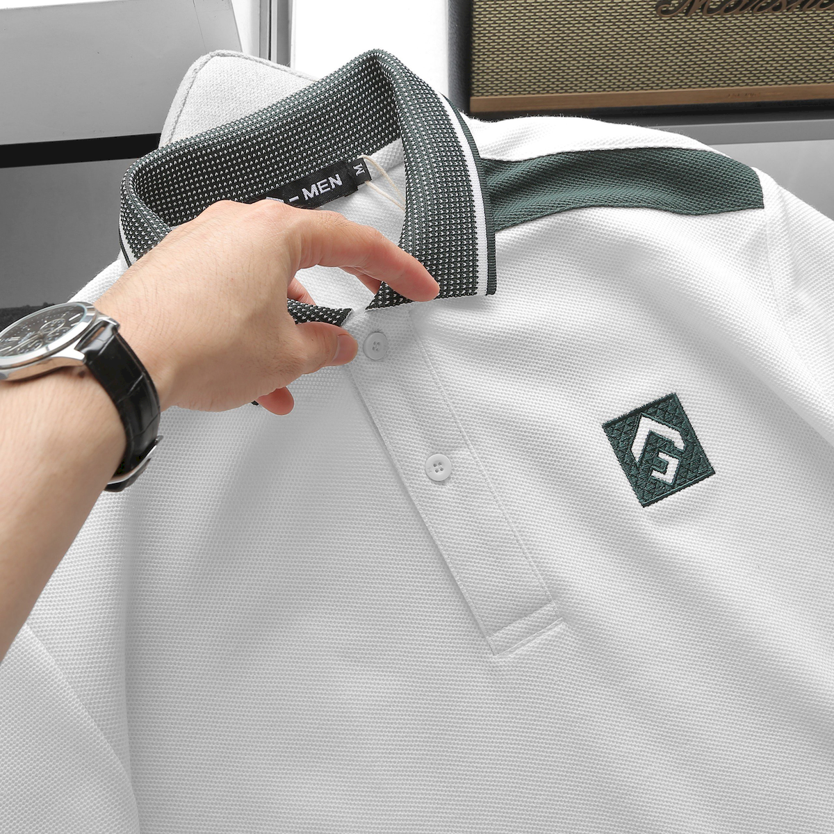 24673_z5623303180260-4cd1b3a72becab2363f8714be8ac96e0-result_20240711163640-4.png Áo Thun Nam Cổ Bẻ Thêu Nổi Logo Lục Giác (Có size 3x) - CS229