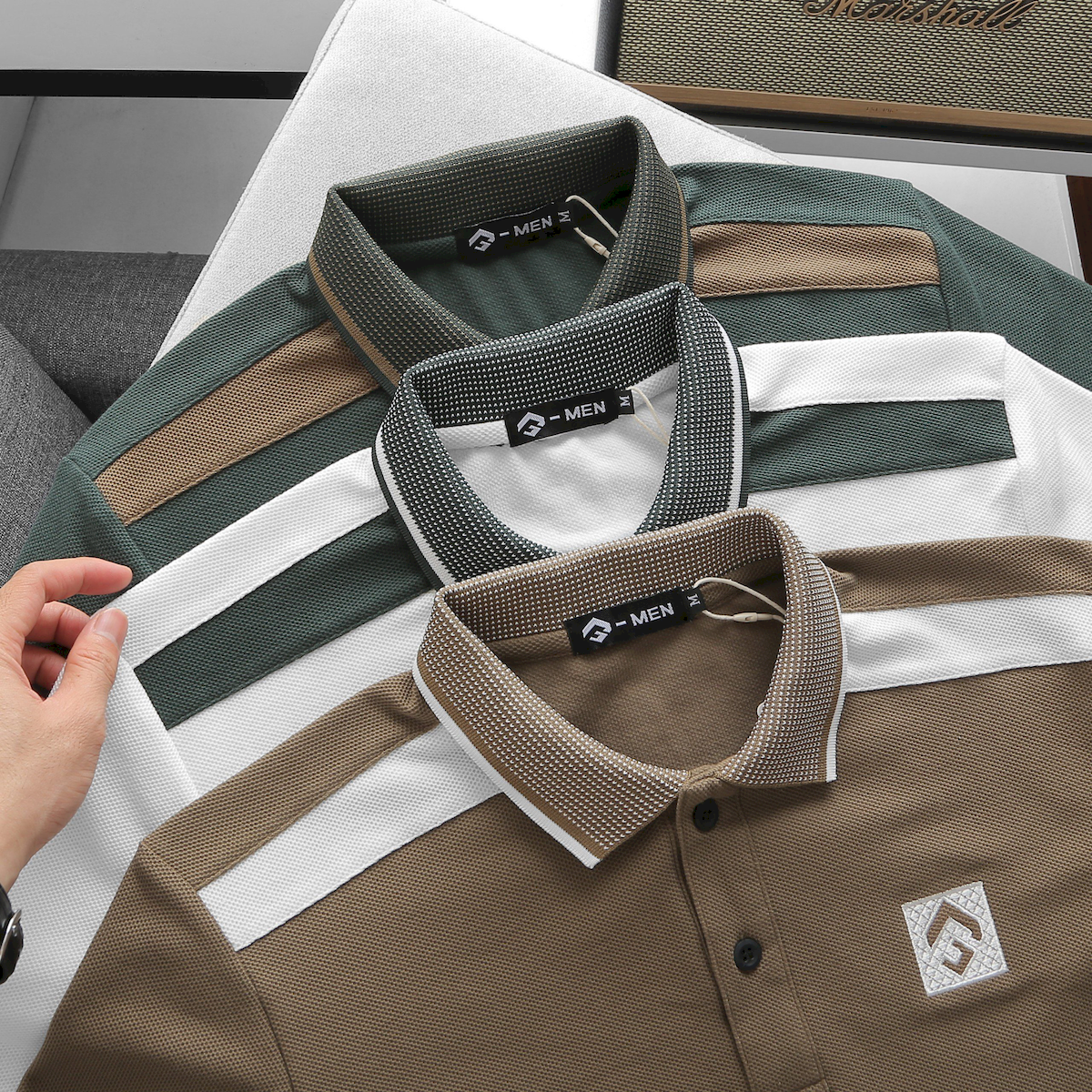 24673_z5623303437726-040f1688684a9d9607d89355de0afead-result_20240711163802-4.png Áo Thun Nam Cổ Bẻ Thêu Nổi Logo Lục Giác (Có size 3x) - CS229