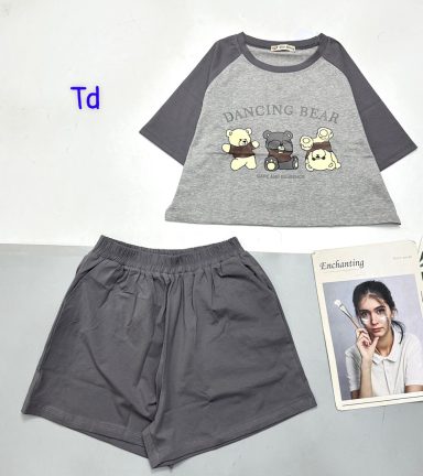 đồ bộ quần đùi áo crop top tay ngắn in hình ba chú gấu - DBO4881