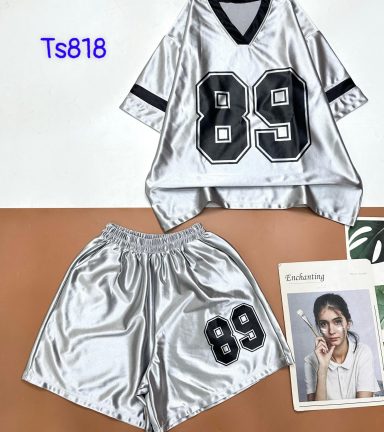 đồ bộ quần đùi áo tay ngắn cổ v in số 89 - DBO4885