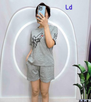 Đồ bộ quần đùi áo tay ngắn in trái tim và chữ - DBO4954