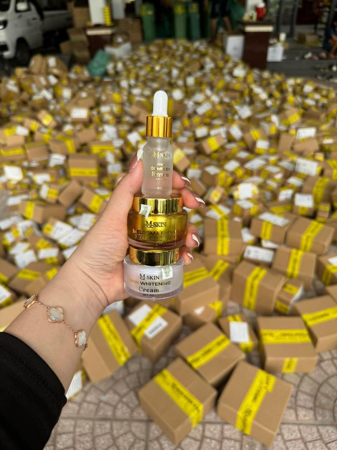 Chỗ sỉ combo Kem Face Nhân Sâm Ban Đêm MQ Skin Melasma Fading Moisture Cream + Serum Hyalu Complex 8 Chỗ sỉ combo Kem Face Nhân Sâm Ban Đêm MQ Skin Melasma Fading Moisture Cream + Serum Hyalu Complex