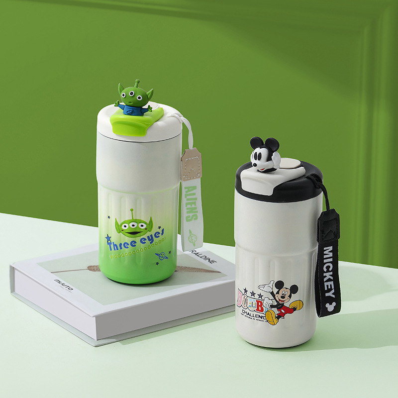 24978_o1cn01wvprur1febkhp3cfl-2217593533975-0-cib_20240828145235-3.jpg Ly Giữ Nhiệt Inox Hoạt Hình - Cốc Giữ Nhiệt Có Quai Cho Bé 420ml - LGNIN01