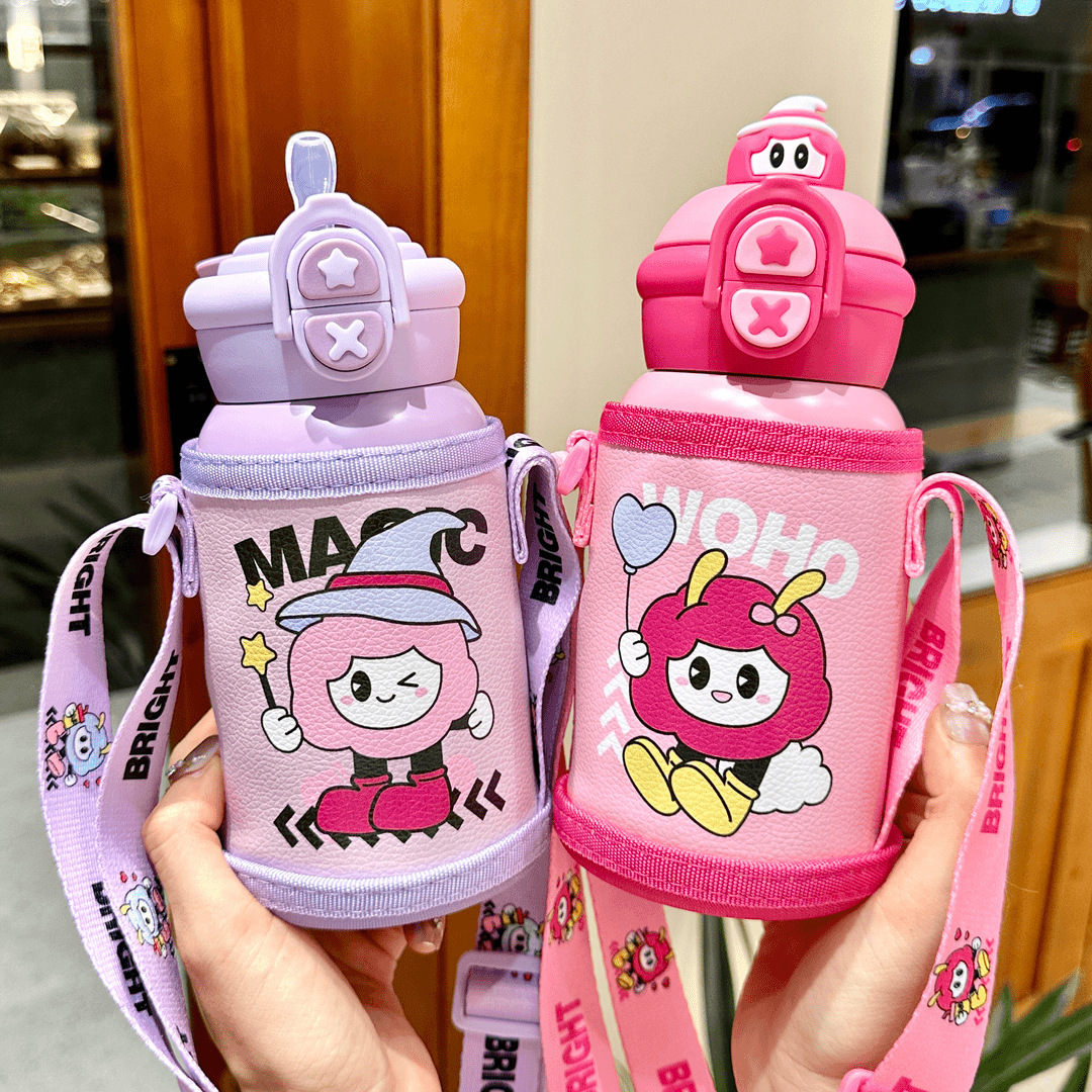 25188_o1cn01ai4ey51sm0jp5ptv1-2212476525751-0-cib_20240923105314-3.jpg Bình Nước Giữ Nhiệt Cho Bé In Hoạt Hình Có Quai Đeo 450ml - BGNCB01