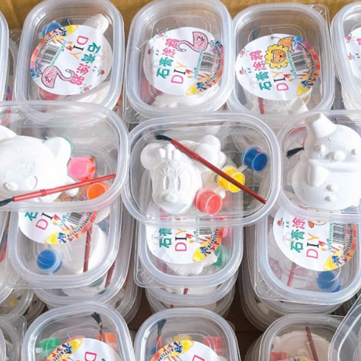 25266_z5861750639563-005377bf43c2bd514829ee5d53c2f021_20240925163758-4.jpg Combo 5 Hộp Tượng Mini Tô Màu Cho Bé - TMNTMCB