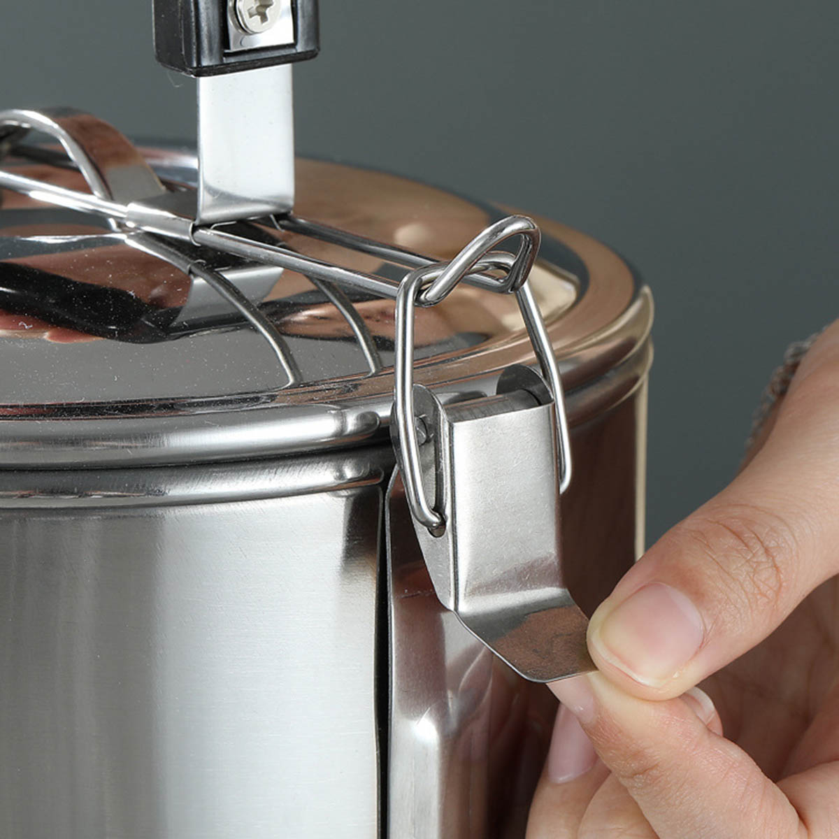 25288_23689880193-499748041_20240926114738-3.jpg Cà Mên Inox 4 Tầng Tay Cầm Nhựa 27.5x13x13cm - CMIN4T