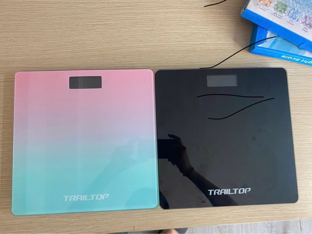 25325_z5876272419607-e26b92f508a7f02acf852969740bb8ae_20240928173117-3.jpg Cân Điện Tử Trailtop - Cân Sức Khỏe Gia Đình - Mặt Kính Cường Lực 180kg 26x26cm - CDT01