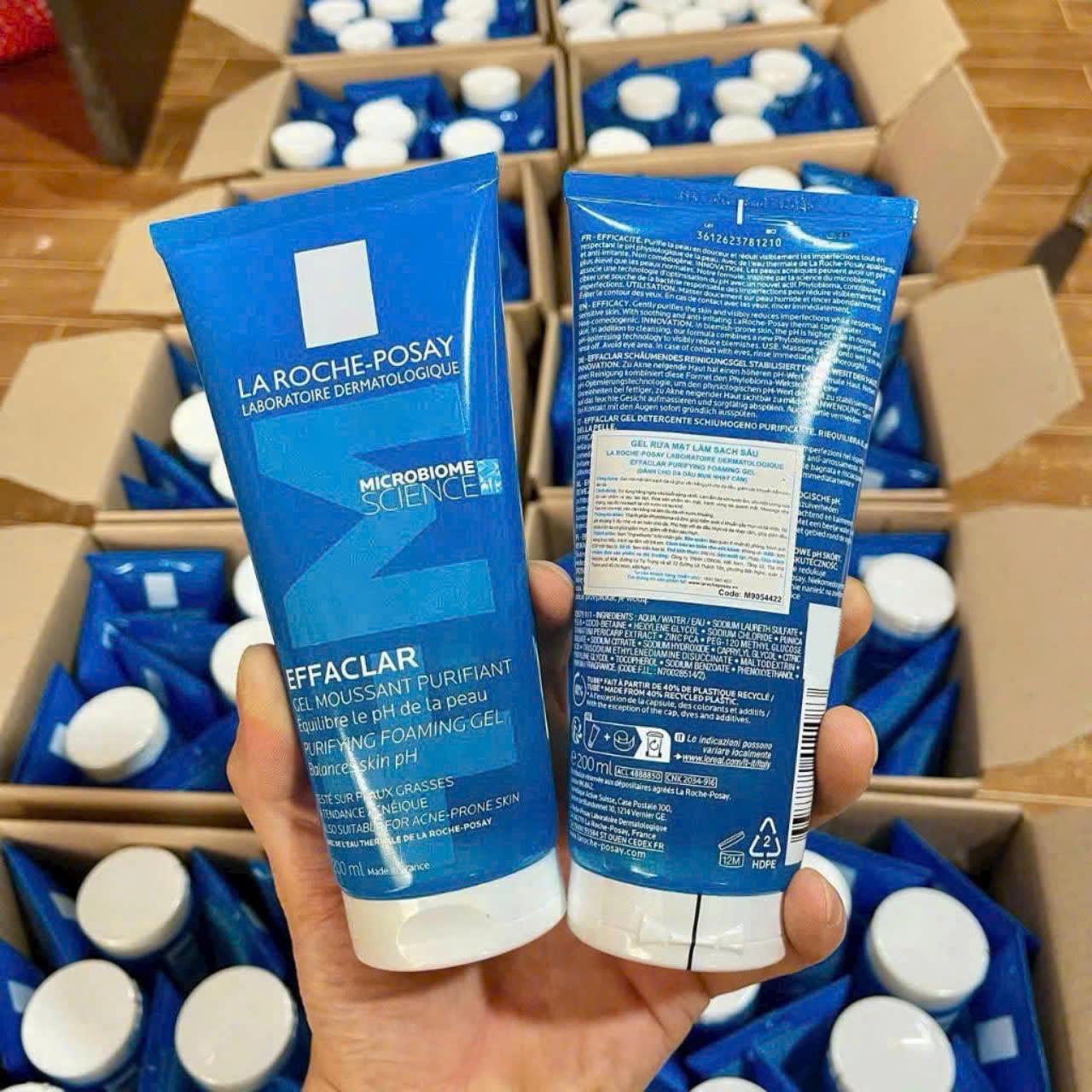 25543_z5975535427674-7c6b70fa06d12cd830d880a550417e36_20241028173032-1.jpg Gel Rửa Mặt La Roche-Posay - Dành Cho Da Dầu Nhạy Cảm 200ml - 3337872411083