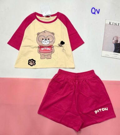 đồ bộ quần đùi áo crop top tay ngắn in hình gấu đeo kính - DBO5168