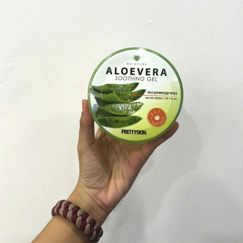 25607_z5997526383736-ab92597873b6510414bedbfb6fc7fb0e-photoroom_20241104144452-3.jpg Gel Dưỡng Da Đa Năng Prettyskin Chiết Xuất Lô Hội Aloevera Soothing Gel 300ml - 8809733210029