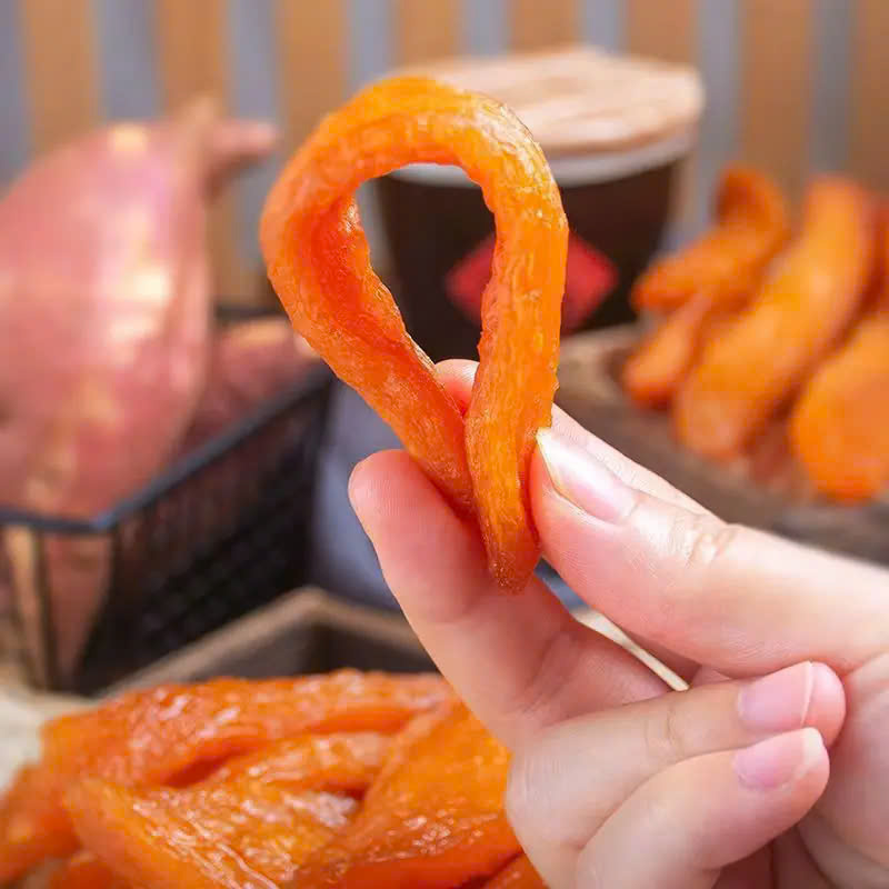 25755_z6028766526412-66591b377bd1a300eac902012d4b3970_20241113171022-5.jpg Hộp Khoai Lang Sấy Dẻo Hộp Vuông Tròn 500G Hộp Quà Tết 2026 - KLSDHHCN500