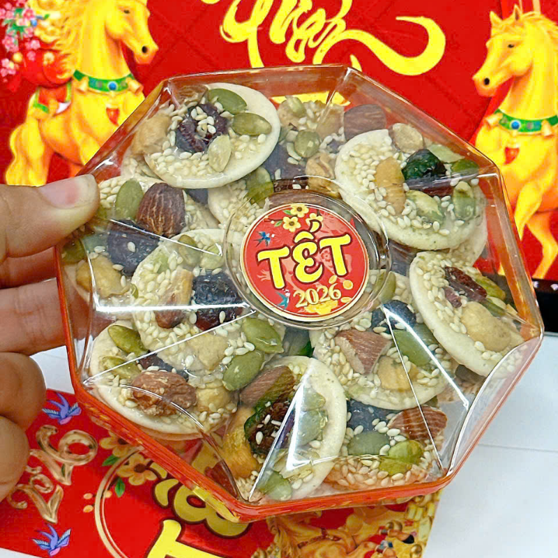 25761_110_20251031110234-3.png Hộp Bánh Đồng Tiền Việt Quất Bác Giác 170G Hộp Quà Tết 2026 - BDTVQHBG170