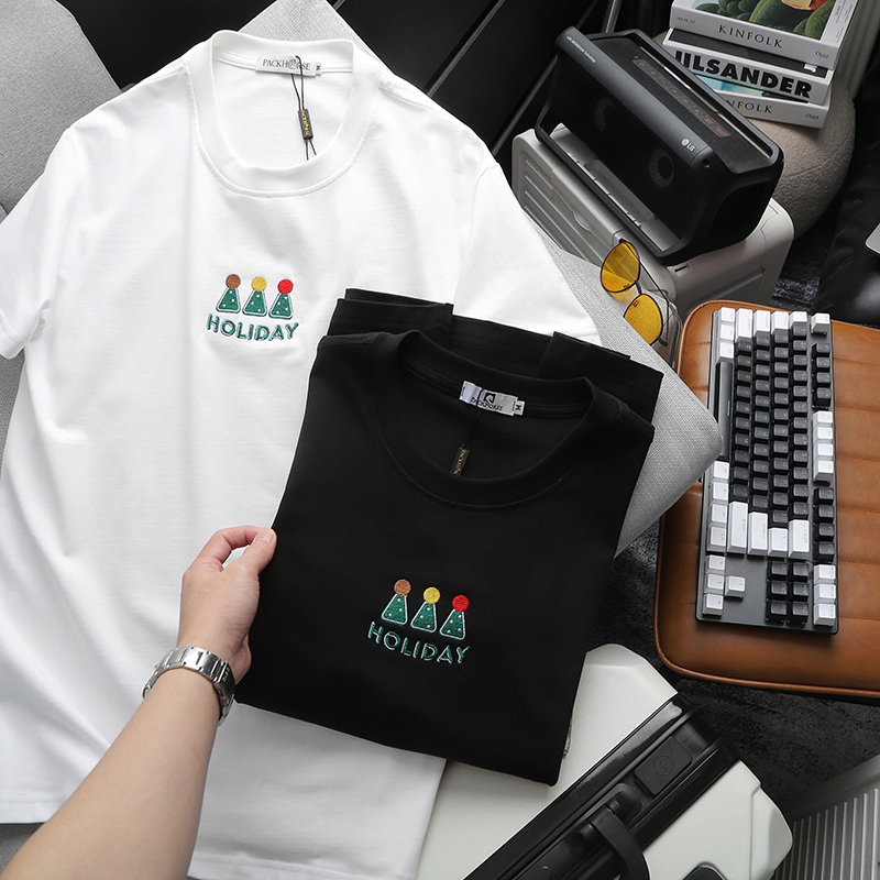 25784_z6038856664338-7db2731732fb68ed1fbd684a9820963c_20241118180740-1.jpg Áo Thun Nam Cổ Tròn Pack Horse Thêu Nổi Chữ Holiday (Có Size 3x) - AB525