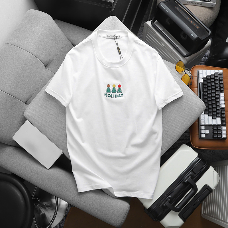 25784_z6038856681720-3e65967013c38625bdebd2701caf551c_20241118180741-1.jpg Áo Thun Nam Cổ Tròn Pack Horse Thêu Nổi Chữ Holiday (Có Size 3x) - AB525
