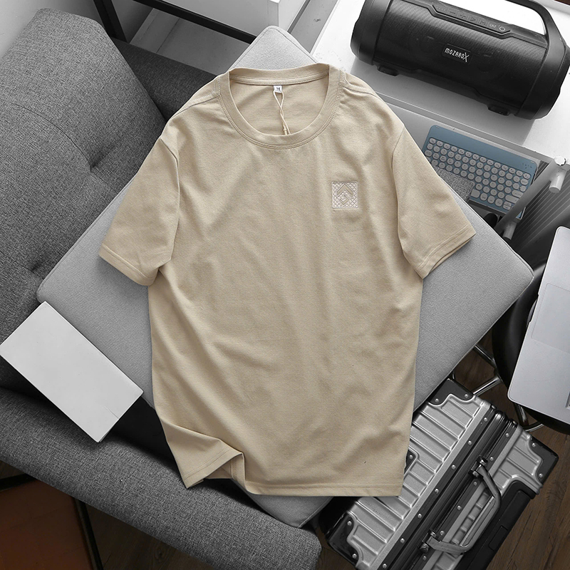 25857_z6115701778547-f0a76760ebb14f52ce5476bbb5a2e3f9_20241210170705-1.jpg Áo Thun Cổ Tròn Nam Thêu Logo Trước Ngực (Có Size 3x) - AB527