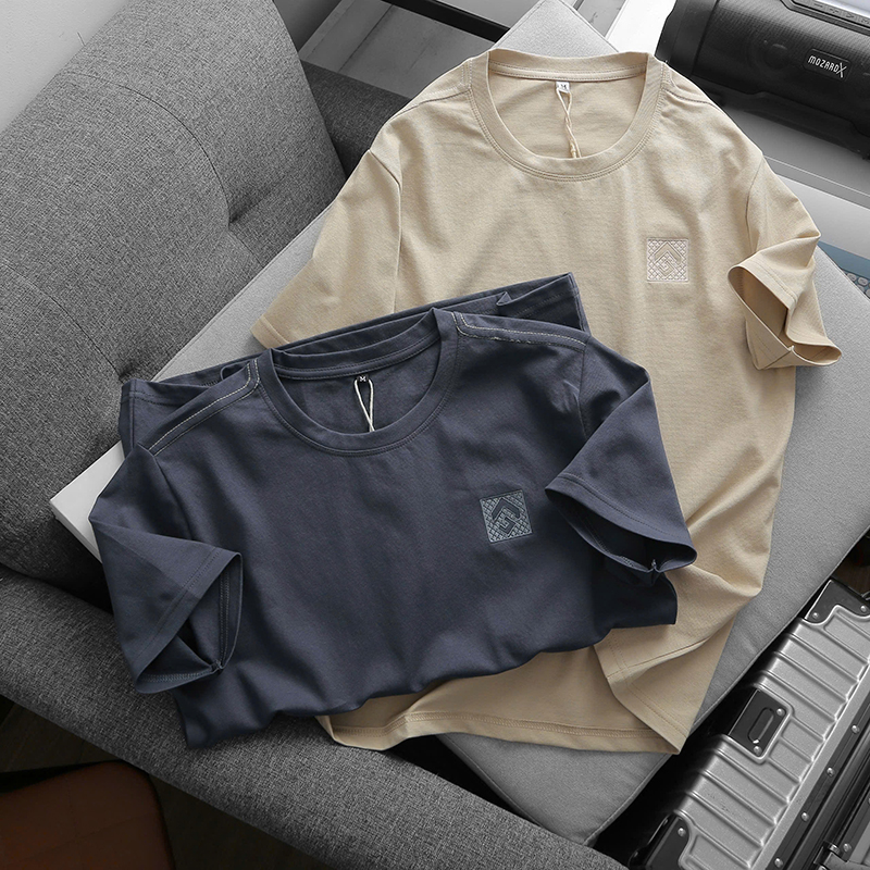 25857_z6115701794857-4f30e0c7e66882b22ffc39dc7f0fb192_20241210170706-1.jpg Áo Thun Cổ Tròn Nam Thêu Logo Trước Ngực (Có Size 3x) - AB527