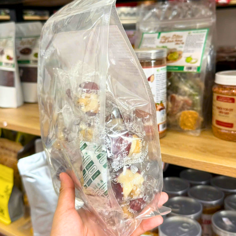 Chỗ sỉ táo Đỏ Kẹp Hạt Điều Túi Zip 300g 9 Chỗ sỉ táo Đỏ Kẹp Hạt Điều Túi Zip 300g