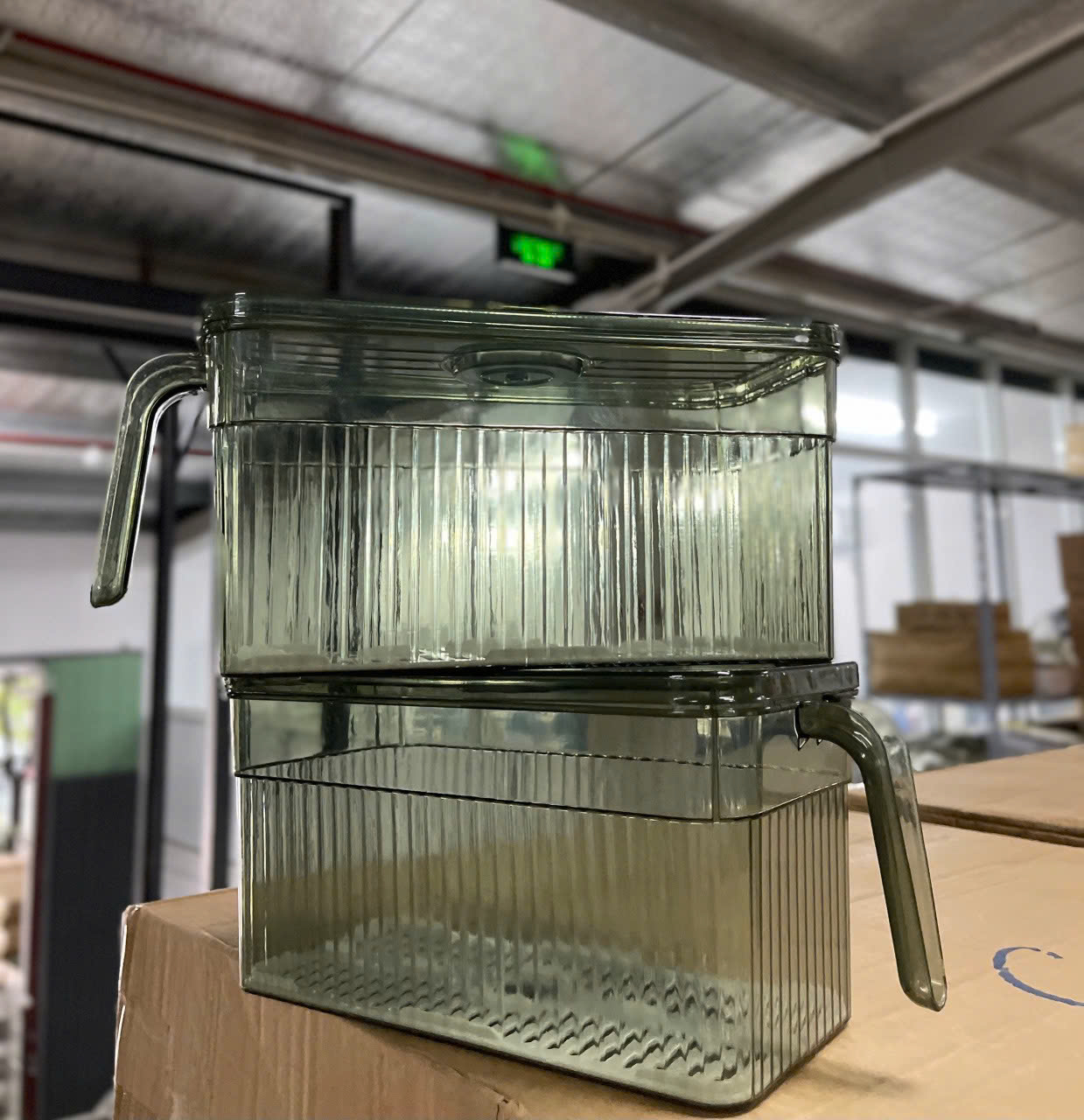 25923_z6219065609800-3c9d16d746ed8e335cd01e4cc89f1751_20250114095508-1.jpg Hộp Đựng Thực Phẩm Rau Củ Trái Cây Có Tay Cầm 28x13x13cm - HDTPCTC