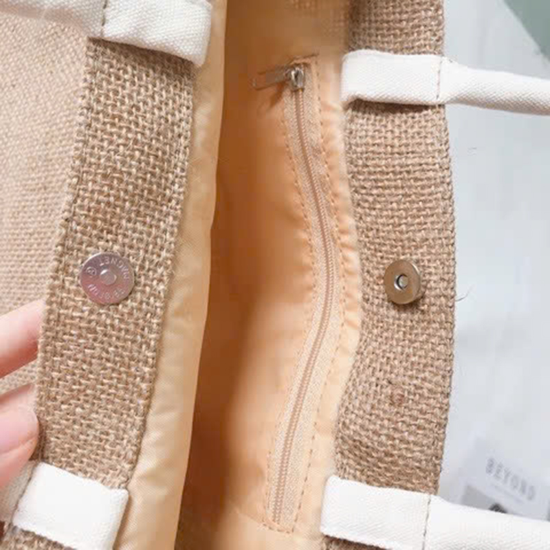 25975_z6225748938318-3d985a14477b97155f885778a4bb8841_20250117141157-13.jpg Túi Cói Merci - Túi Xách In Chữ Đơn Giản 36x31x19cm - TCHTDG02