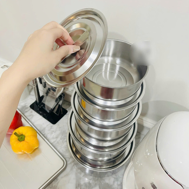 Chỗ sỉ bộ 5 Thố Inox Có Nắp Đựng Thực Phẩm Cao Cấp 8 Chỗ sỉ bộ 5 Thố Inox Có Nắp Đựng Thực Phẩm Cao Cấp