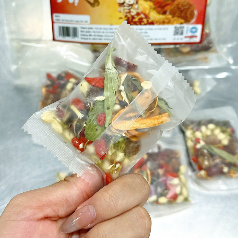 Trà Thảo Mộc Dưỡng Nhan 7 Vị 150g Túi Zip - Túi 10 Gói 8 Trà Thảo Mộc Dưỡng Nhan 7 Vị 150g Túi Zip - Túi 10 Gói